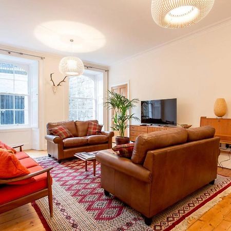 Joivy Spacious 2 Bed Apt In Ideal City Centre Location Appartement Edinburgh Buitenkant foto