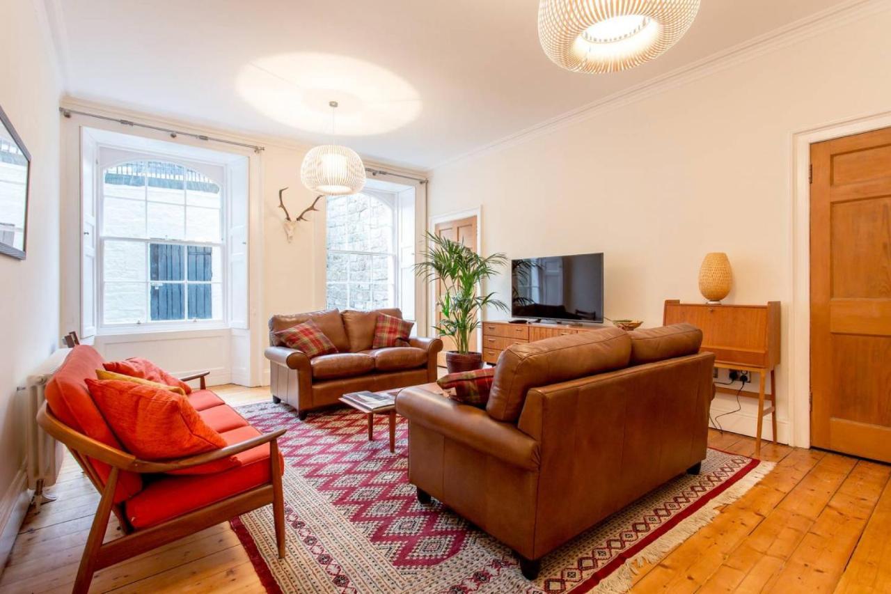 Joivy Spacious 2 Bed Apt In Ideal City Centre Location Appartement Edinburgh Buitenkant foto