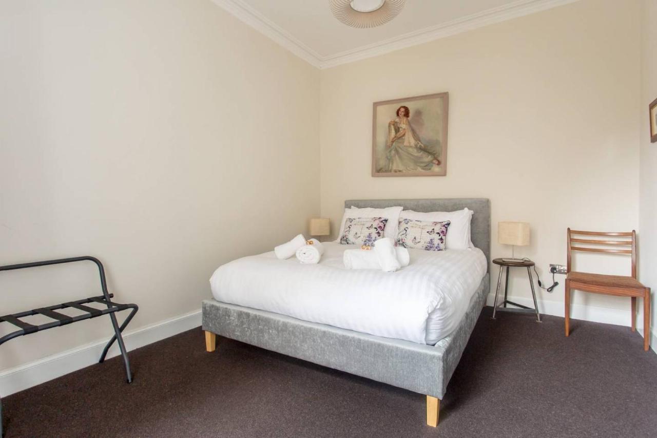 Joivy Spacious 2 Bed Apt In Ideal City Centre Location Appartement Edinburgh Buitenkant foto