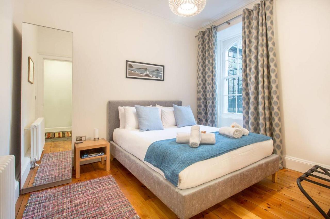 Joivy Spacious 2 Bed Apt In Ideal City Centre Location Appartement Edinburgh Buitenkant foto