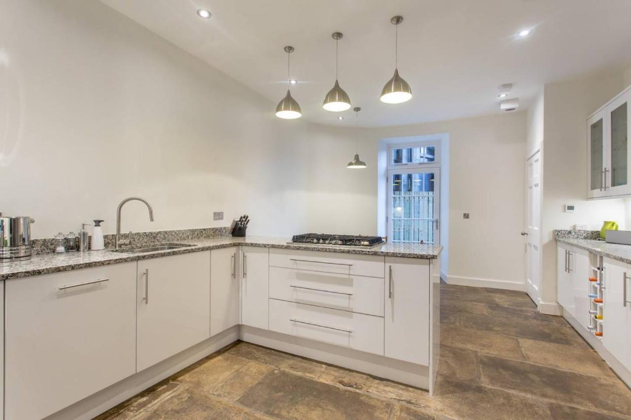 Joivy Spacious 2 Bed Apt In Ideal City Centre Location Appartement Edinburgh Buitenkant foto