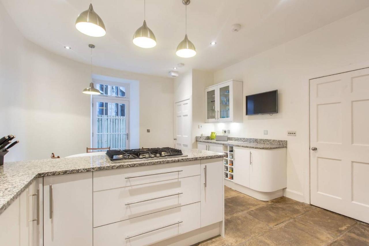 Joivy Spacious 2 Bed Apt In Ideal City Centre Location Appartement Edinburgh Buitenkant foto